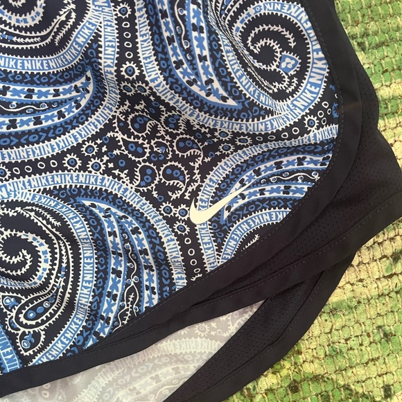 Nike Dri Fit Womens athletic shorts drawstring size XS paisley blue NWOT - Picture 4 of 4